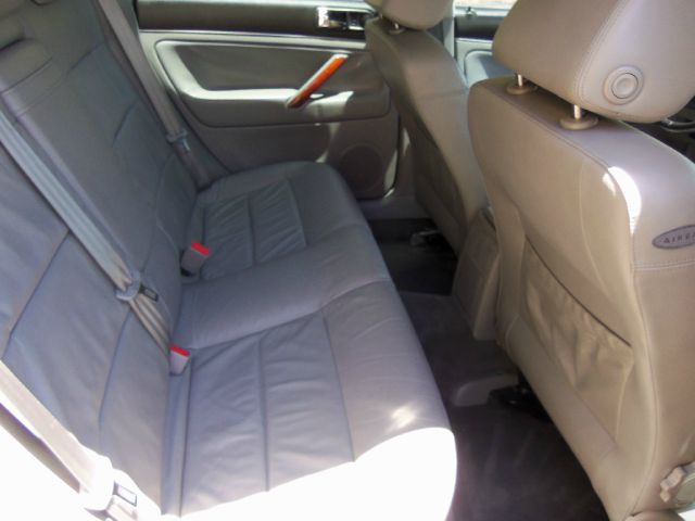 2002 Volkswagen Passat LS W/leather Seats