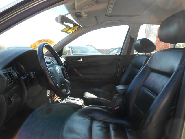 2002 Volkswagen Passat LS W/leather Seats