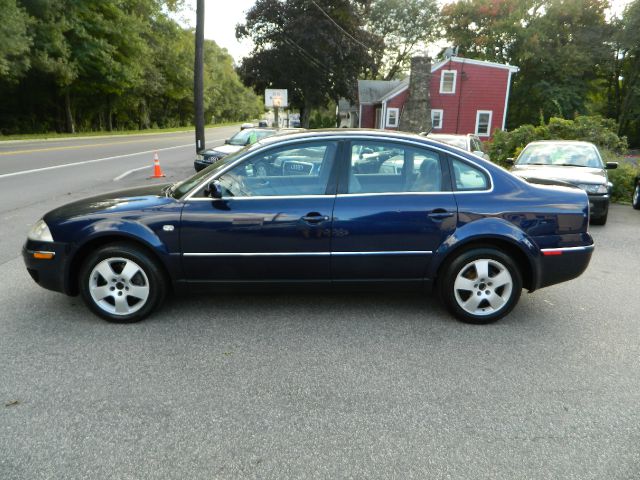 2002 Volkswagen Passat FWD 4dr Sport
