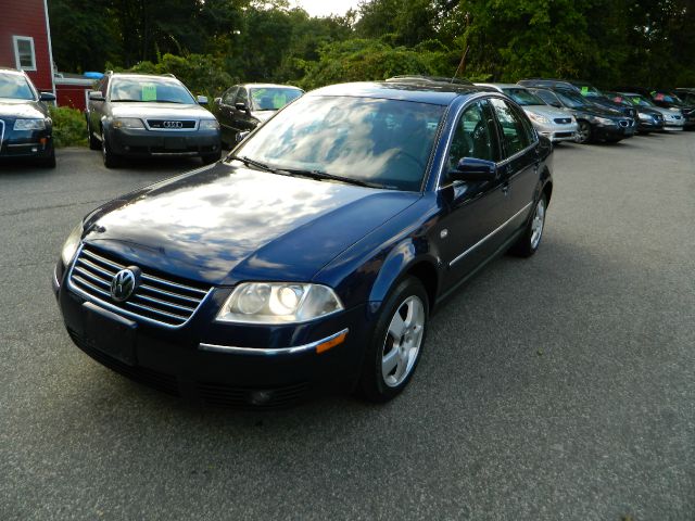 2002 Volkswagen Passat FWD 4dr Sport