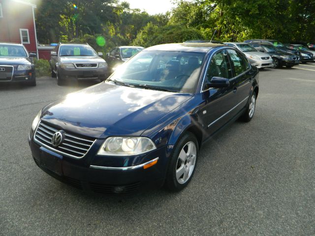 2002 Volkswagen Passat FWD 4dr Sport