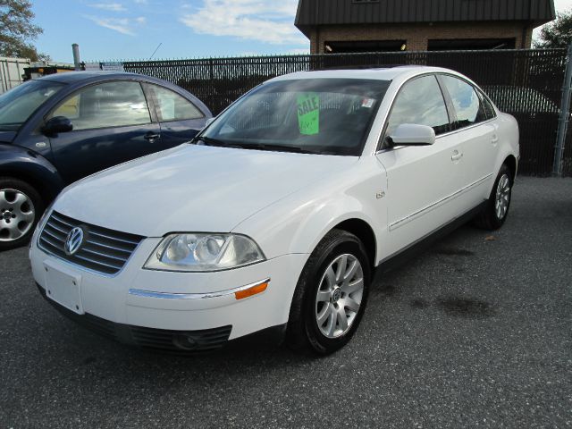 2002 Volkswagen Passat FWD 4dr Sport