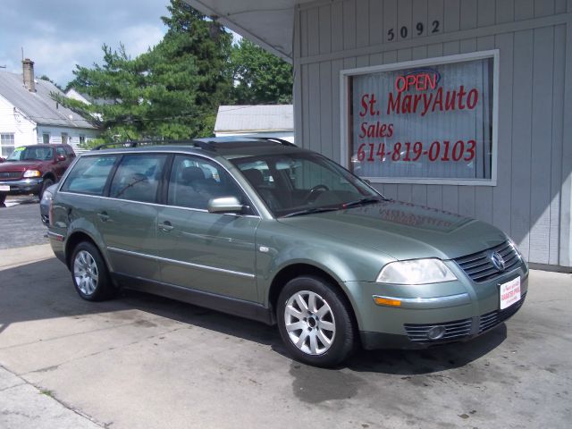2002 Volkswagen Passat FWD 4dr Sport