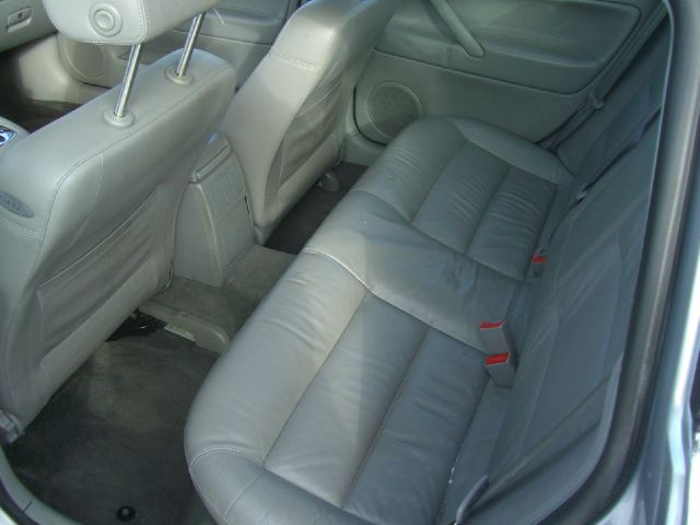 2002 Volkswagen Passat FWD 4dr Sport