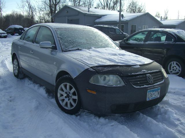 2002 Volkswagen Passat FWD 4dr Sport