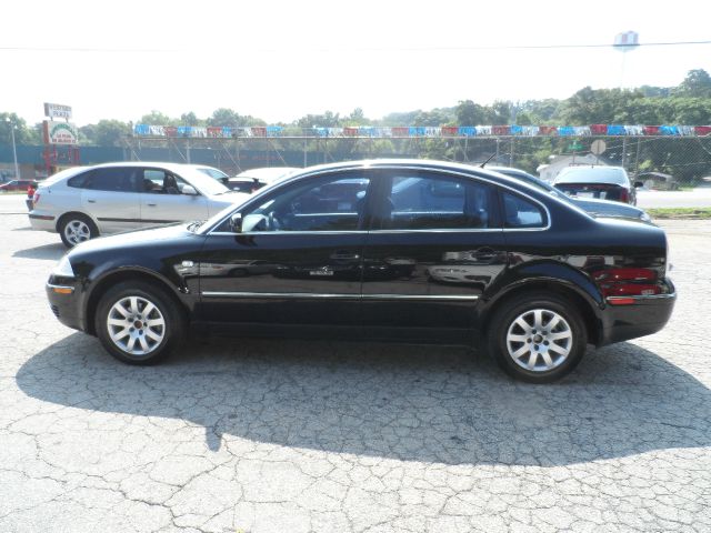 2003 Volkswagen Passat FWD 4dr Sport