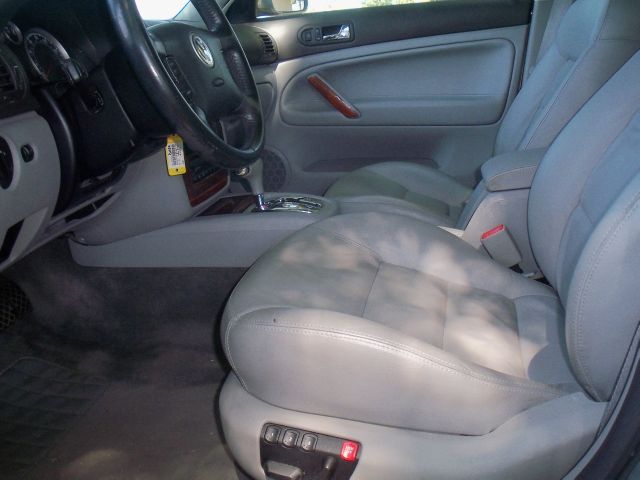 2003 Volkswagen Passat SE Crew Cab 4WD FFV