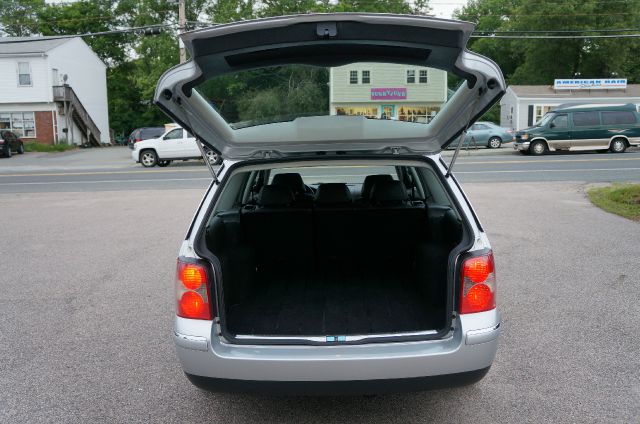 2003 Volkswagen Passat SE Crew Cab 4WD FFV