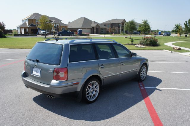 2003 Volkswagen Passat LS W/leather Seats
