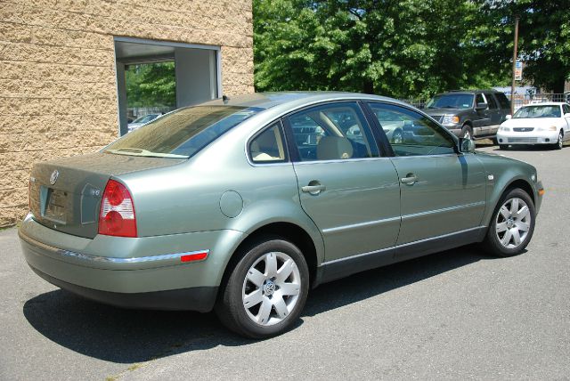 2003 Volkswagen Passat SE Crew Cab 4WD FFV