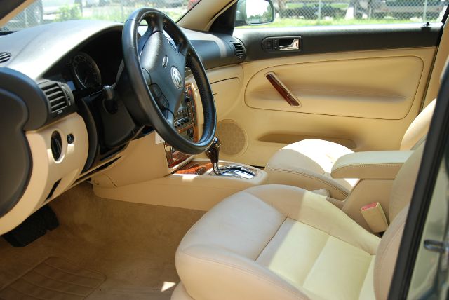 2003 Volkswagen Passat SE Crew Cab 4WD FFV