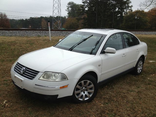2003 Volkswagen Passat FWD 4dr Sport