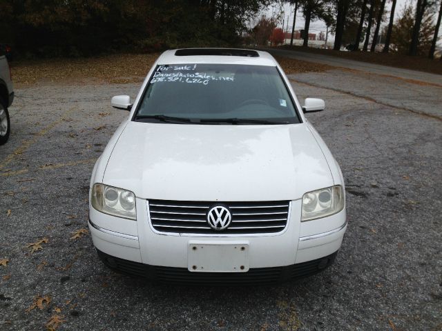 2003 Volkswagen Passat FWD 4dr Sport