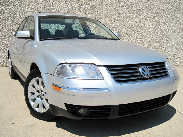 2003 Volkswagen Passat FWD 4dr Sport
