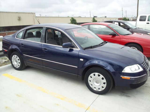 2003 Volkswagen Passat S Sedan