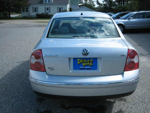 2003 Volkswagen Passat SE Crew Cab 4WD FFV
