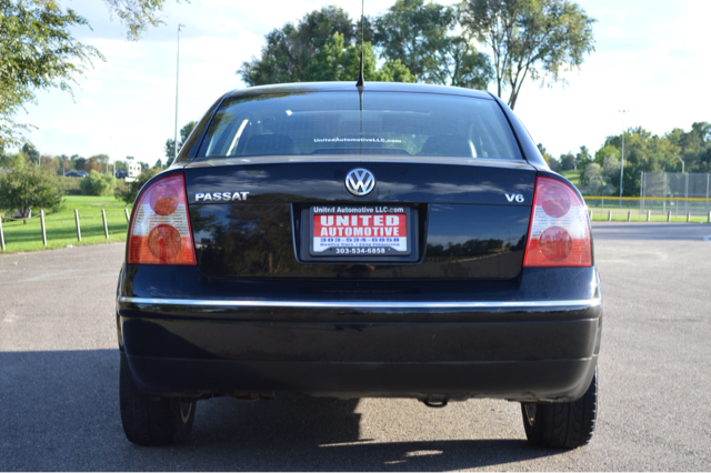 2003 Volkswagen Passat SE Crew Cab 4WD FFV