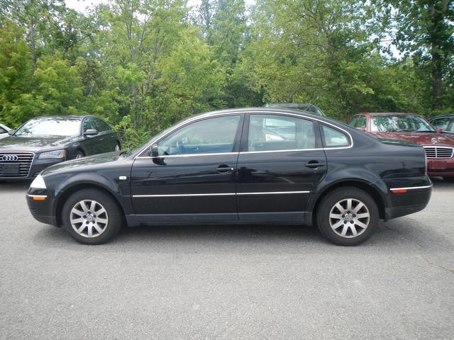 2003 Volkswagen Passat FWD 4dr Sport