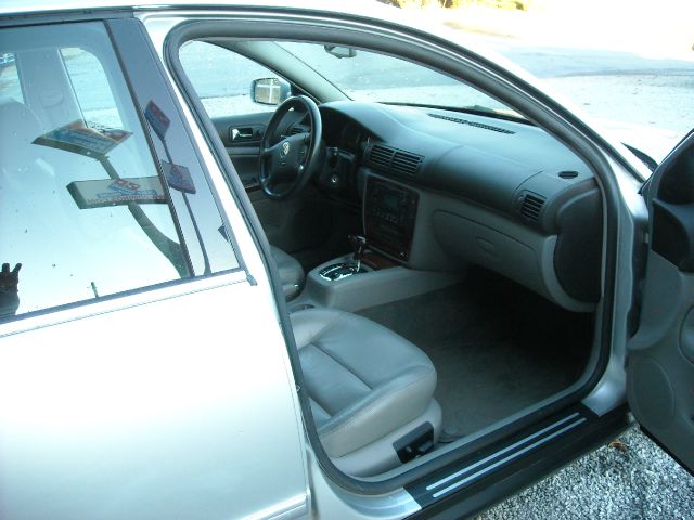 2003 Volkswagen Passat SE Crew Cab 4WD FFV