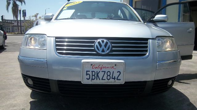2003 Volkswagen Passat FWD 4dr Sport