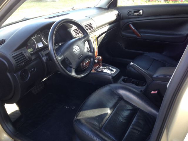 2003 Volkswagen Passat Red Line