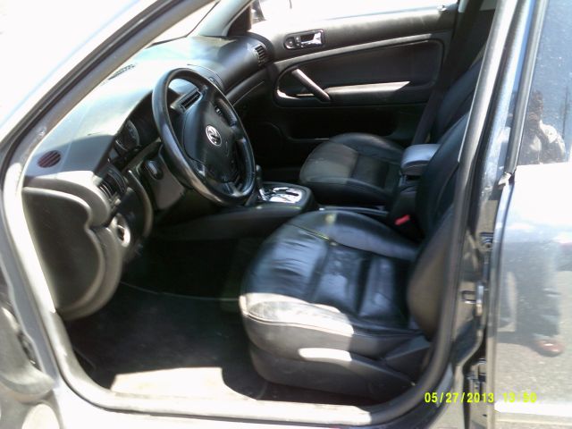 2003 Volkswagen Passat FWD 4dr Sport