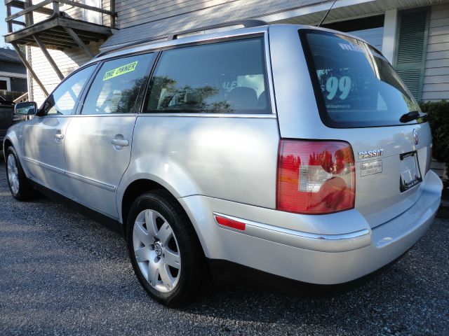 2003 Volkswagen Passat SE Crew Cab 4WD FFV