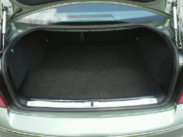 2003 Volkswagen Passat FWD 4dr Sport