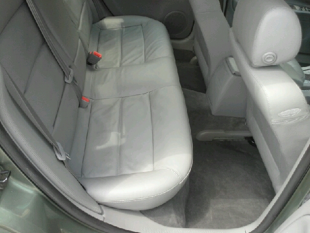 2003 Volkswagen Passat FWD 4dr Sport