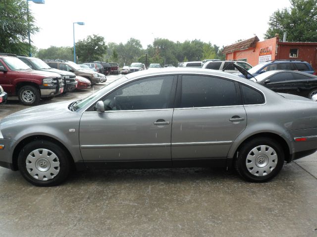 2003 Volkswagen Passat S Sedan