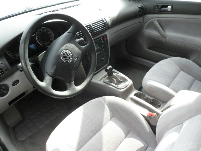 2003 Volkswagen Passat S Sedan