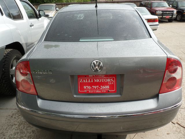 2003 Volkswagen Passat S Sedan