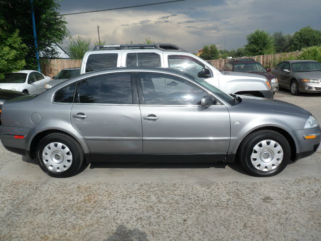 2003 Volkswagen Passat S Sedan