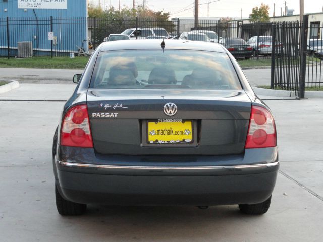 2003 Volkswagen Passat SE Crew Cab 4WD FFV