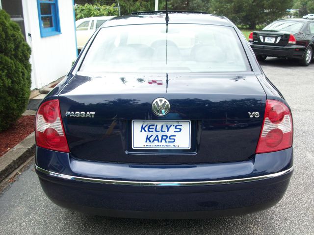 2003 Volkswagen Passat SE Crew Cab 4WD FFV