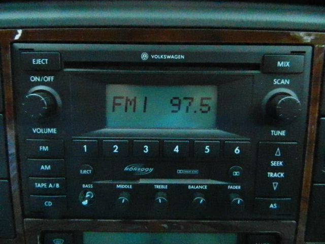 2003 Volkswagen Passat SE Crew Cab 4WD FFV