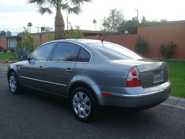 2003 Volkswagen Passat LS W/leather Seats