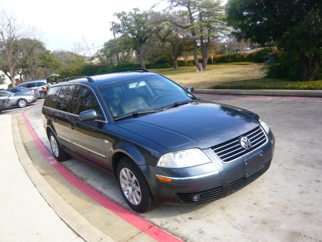 2003 Volkswagen Passat FWD 4dr Sport