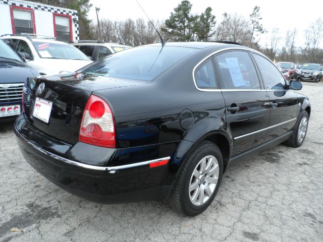 2003 Volkswagen Passat FWD 4dr Sport