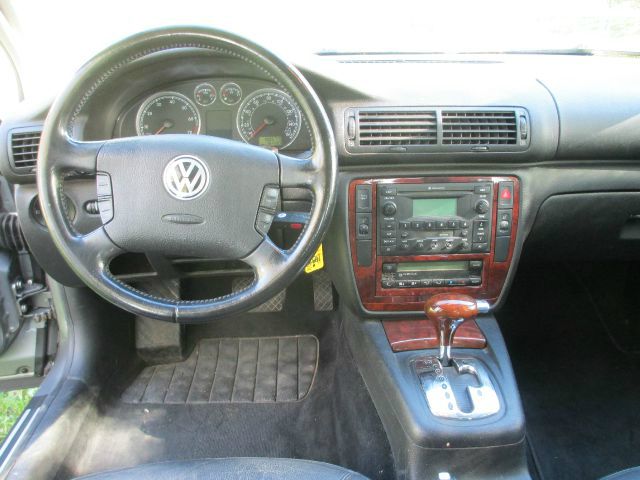 2003 Volkswagen Passat LS W/leather Seats