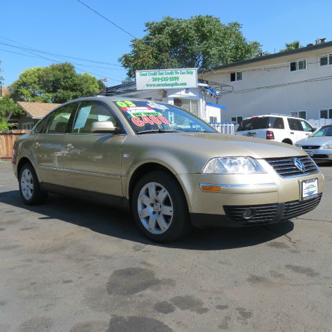 2003 Volkswagen Passat SE Crew Cab 4WD FFV