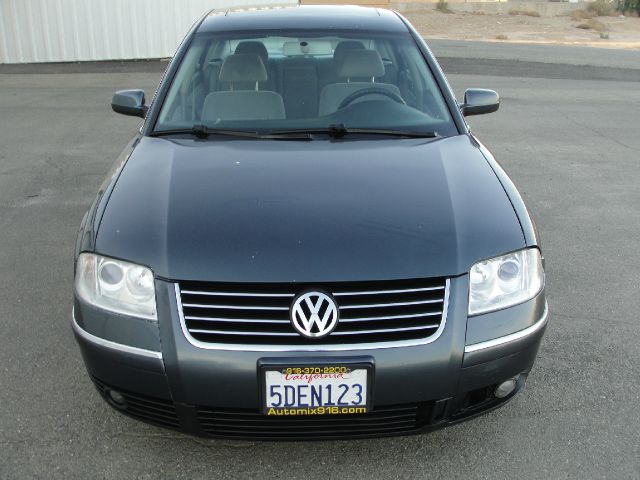 2003 Volkswagen Passat FWD 4dr Sport