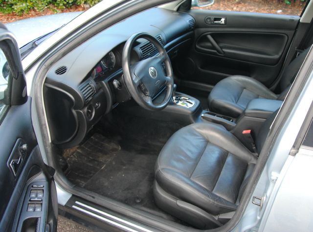 2003 Volkswagen Passat FWD 4dr Sport