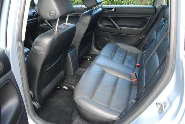 2003 Volkswagen Passat FWD 4dr Sport