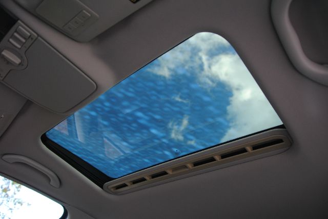 2003 Volkswagen Passat FWD 4dr Sport