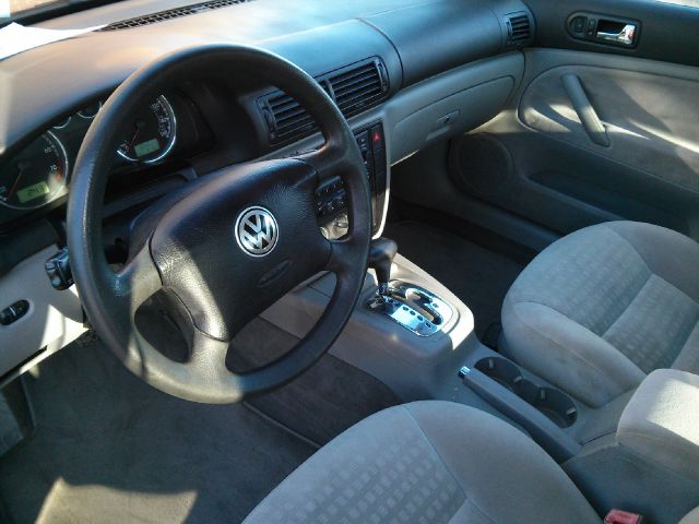 2003 Volkswagen Passat S Sedan