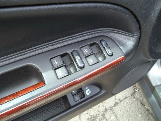 2003 Volkswagen Passat LS W/leather Seats