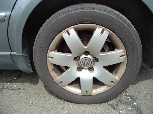 2003 Volkswagen Passat LS W/leather Seats