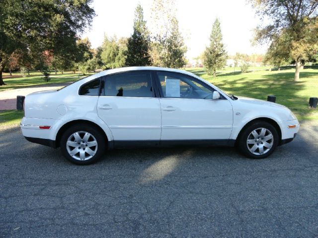 2003 Volkswagen Passat SE Crew Cab 4WD FFV