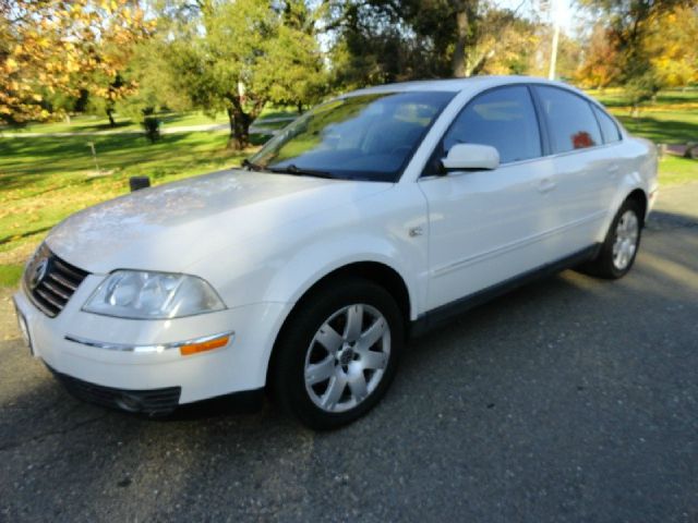 2003 Volkswagen Passat SE Crew Cab 4WD FFV